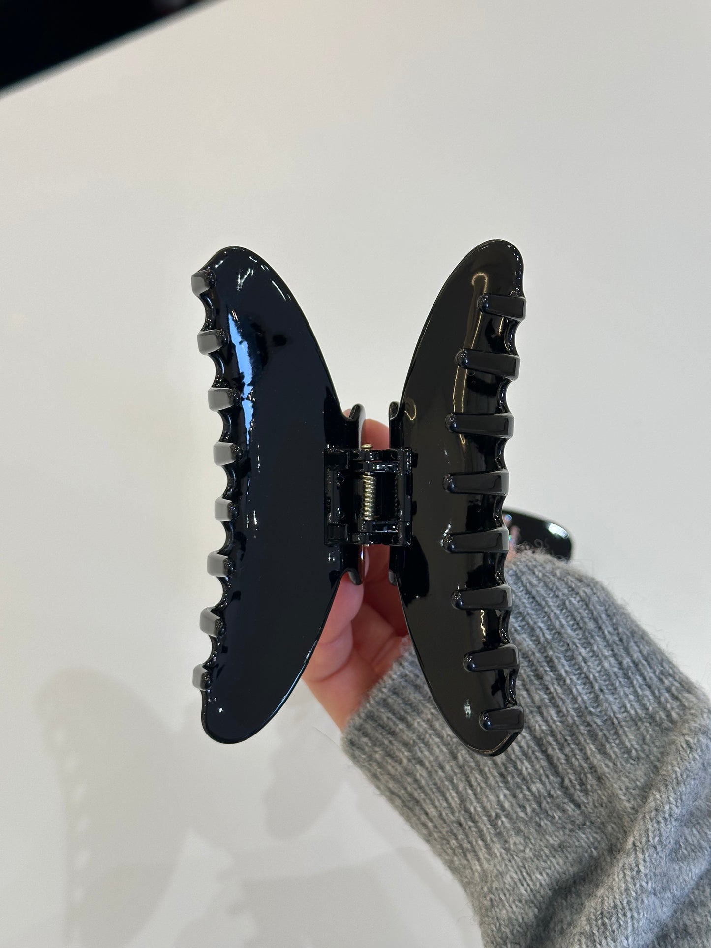 AMOUR Limited Edition Hair Clip